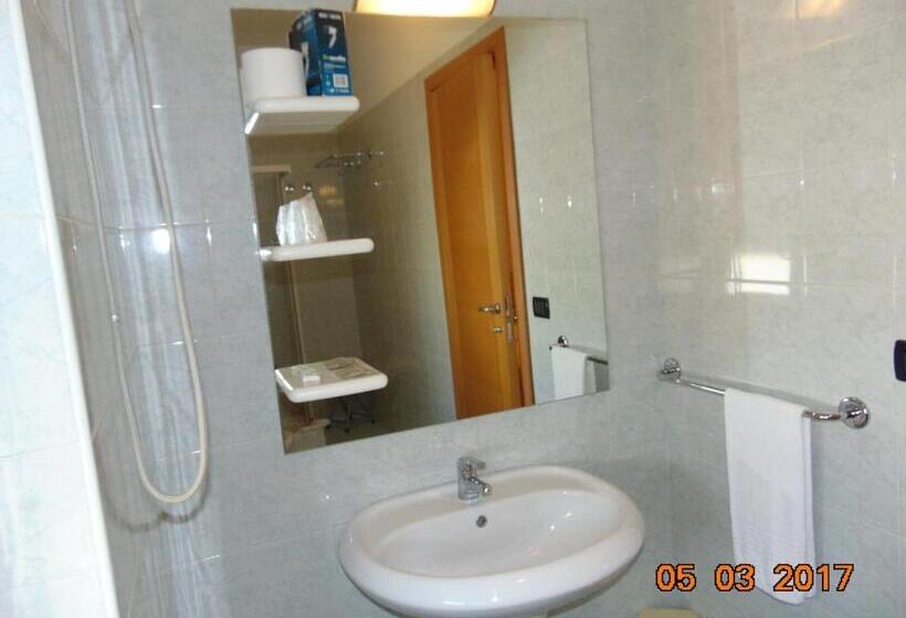 חדר סטנדרט, Mazzocchetti