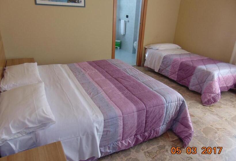 חדר סטנדרט לשלושה, Mazzocchetti