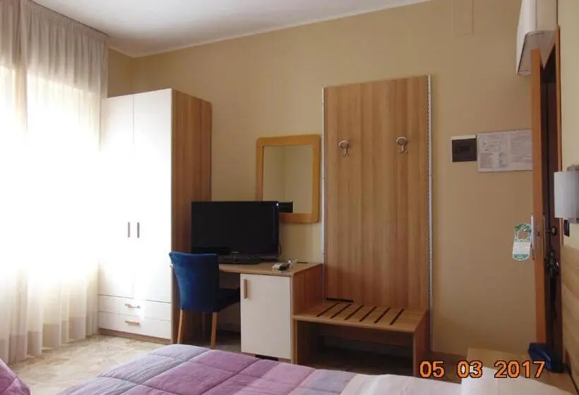 Standard Kolmen Hengen Huone, Mazzocchetti
