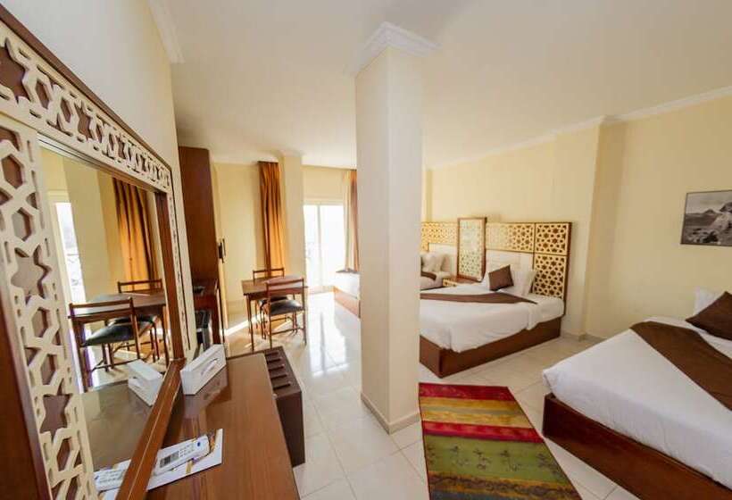 اتاق سوپریور با چشم‌انداز, Pyramids Valley Boutique