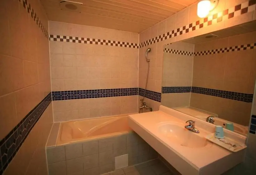 اتاق استاندارد, Paiwei Motel