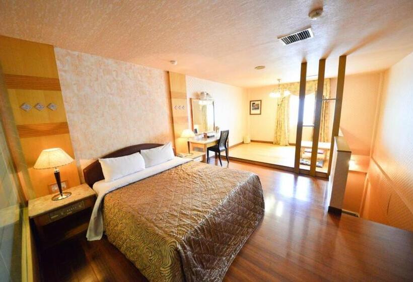 اتاق استاندارد با وان آب گرم, Paiwei Motel