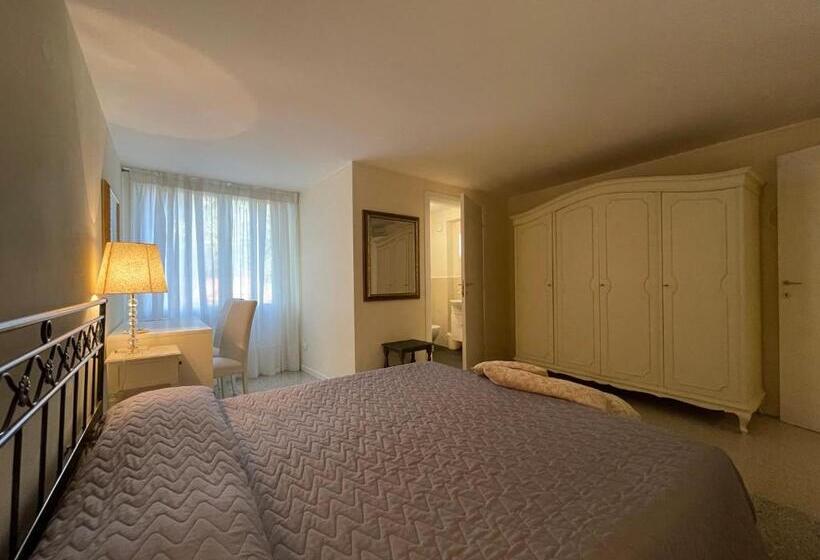 キングサイズベッドのスタンダードルーム, Ca' Settecento Villa Cavazza Querini