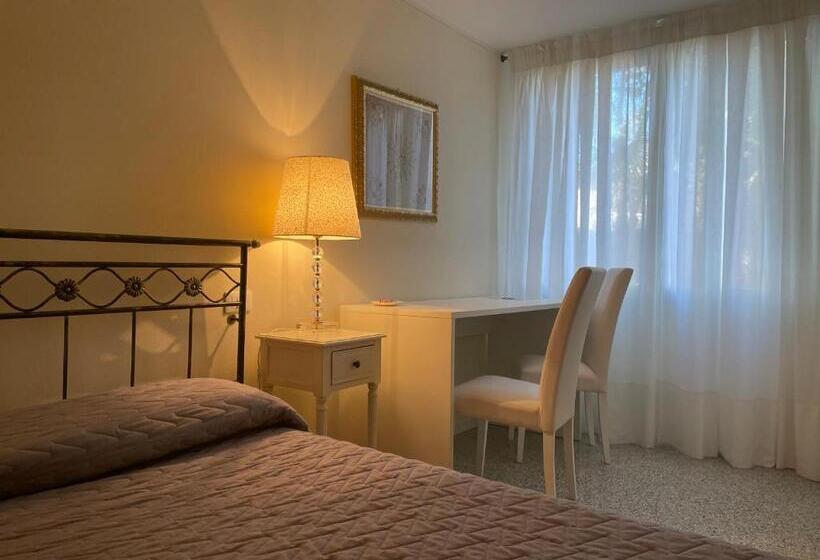 キングサイズベッドのスタンダードルーム, Ca' Settecento Villa Cavazza Querini