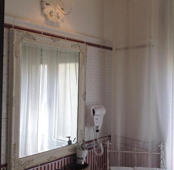 חדר סופריור עם מרפסת, City Garden Guest House