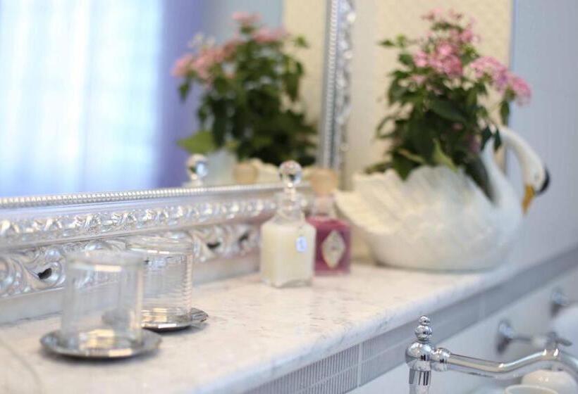 带大床的标准间, Hb Le Suites Del Giardino