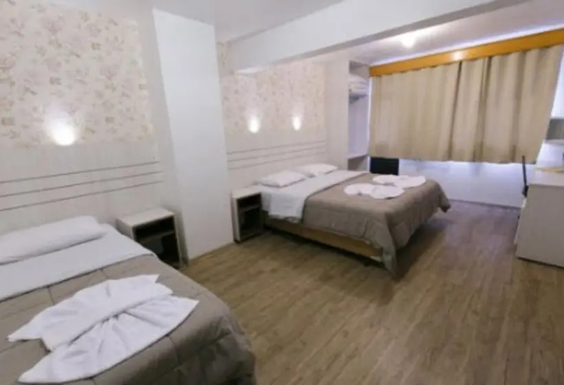Standard Kolmen Hengen Huone, 13 Linden