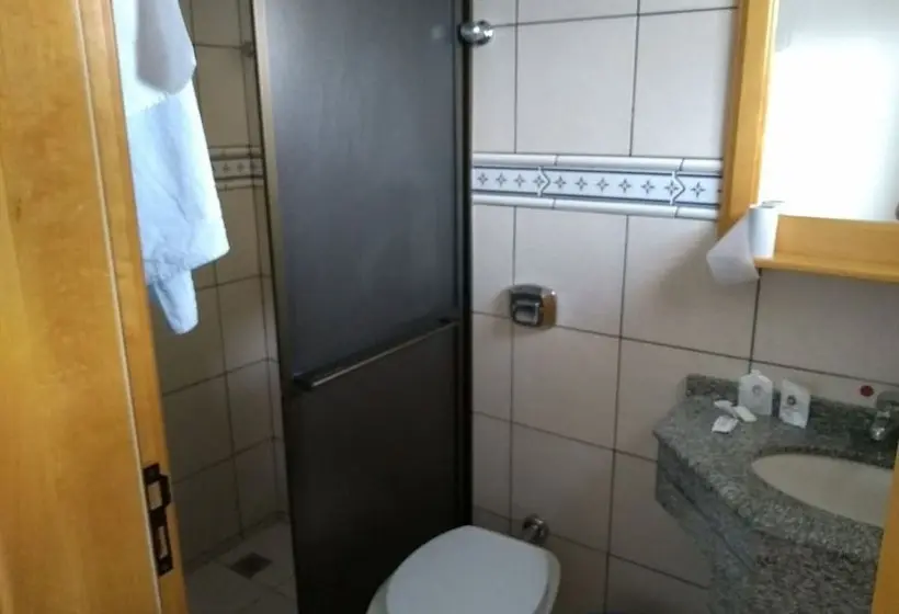 Standard Neljän Hengen Huone, 13 Linden