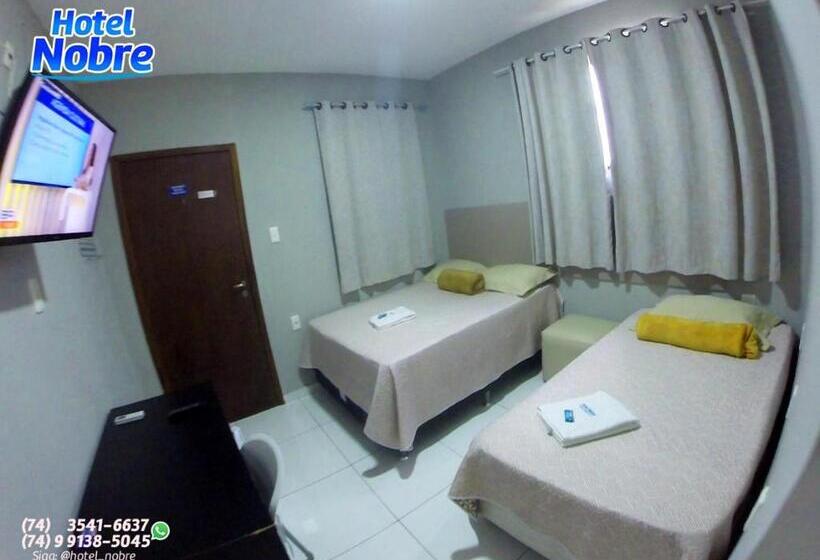 חדר משפחתי, Nobre