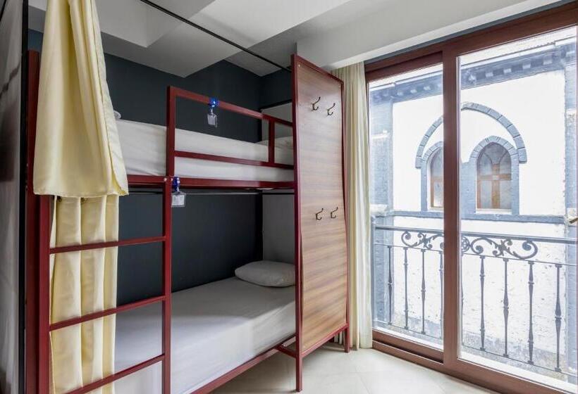 מיטה בחדר משותף, Socialtel Baños   Formerly Selina Baños