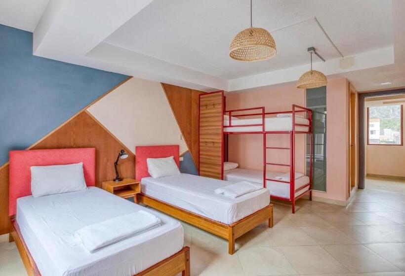 Семейный Номер, Socialtel Baños   Formerly Selina Baños