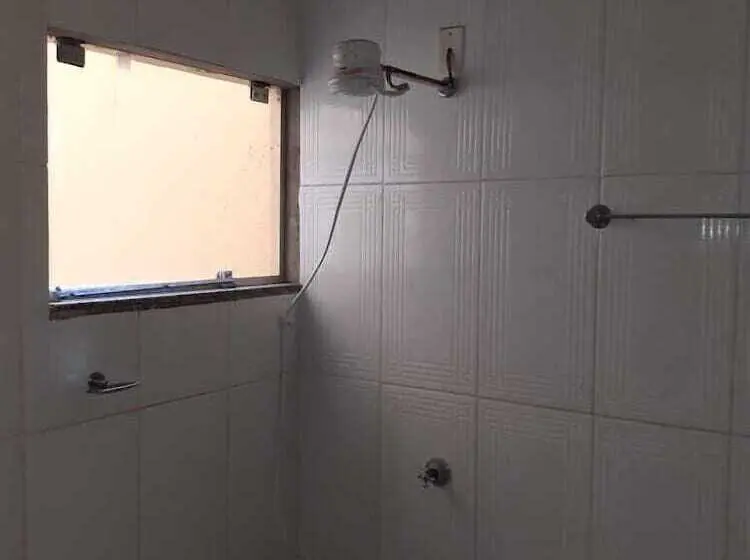 Standard Kolmen Hengen Huone, Shalon
