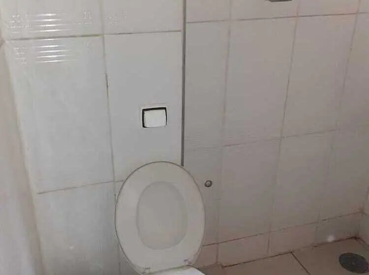 Standard Kolmen Hengen Huone, Shalon