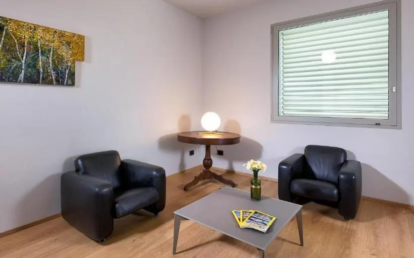 Suite, The Cube