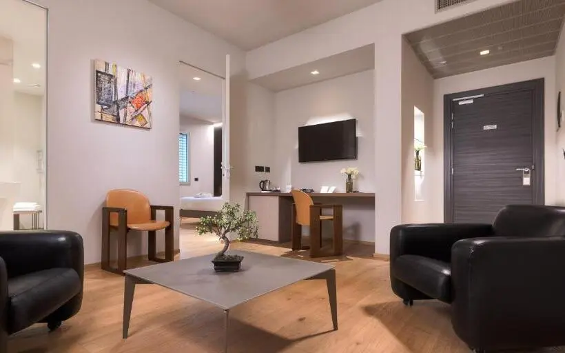 Suite, The Cube