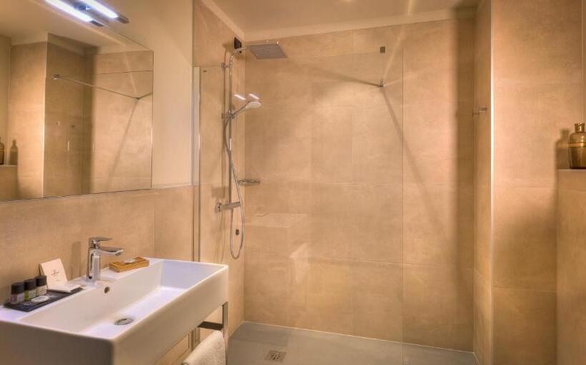 חדר סטנדרט, The Cube