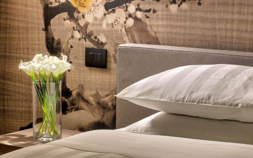 חדר סטנדרט, The Cube