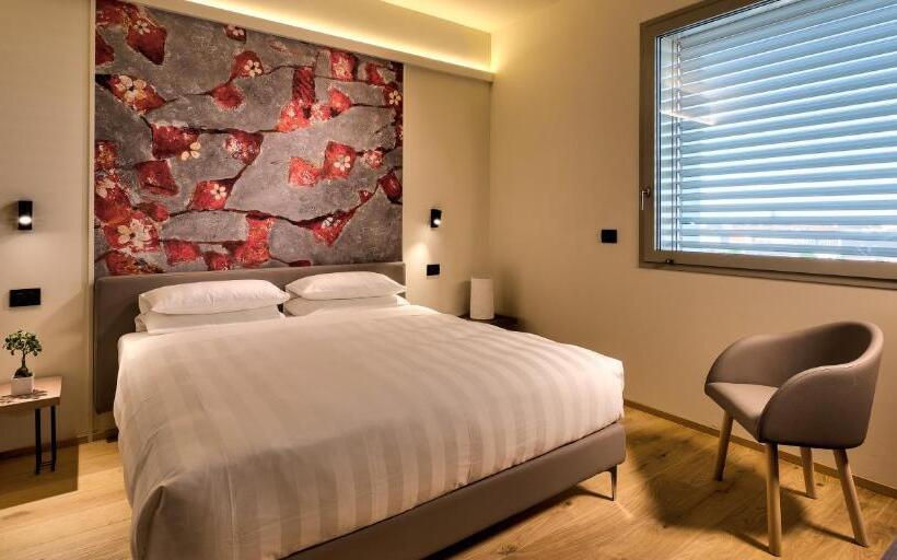 חדר סופריור עם מיטת קינג, The Cube