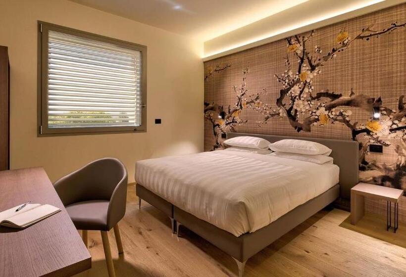 חדר סופריור עם מיטת קינג, The Cube