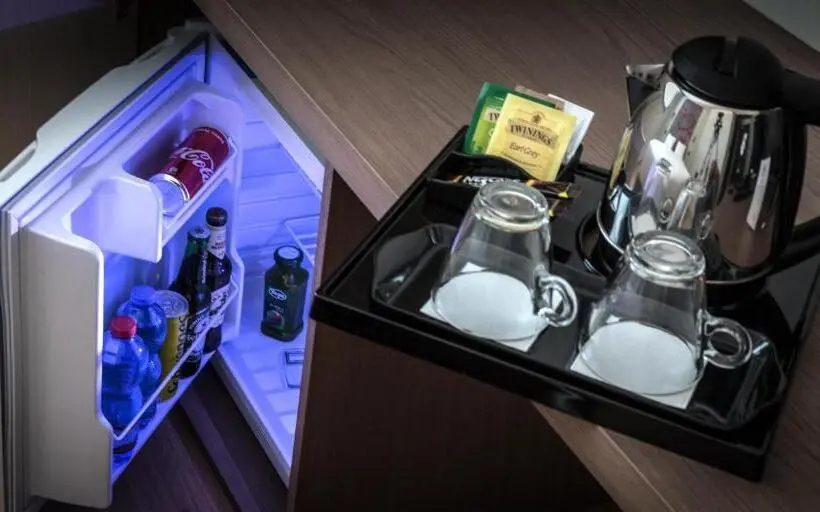 Superior Zimmer Kingsize Bett, The Cube