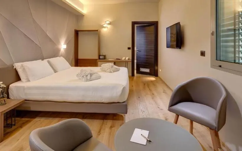 Junior Suite, The Cube