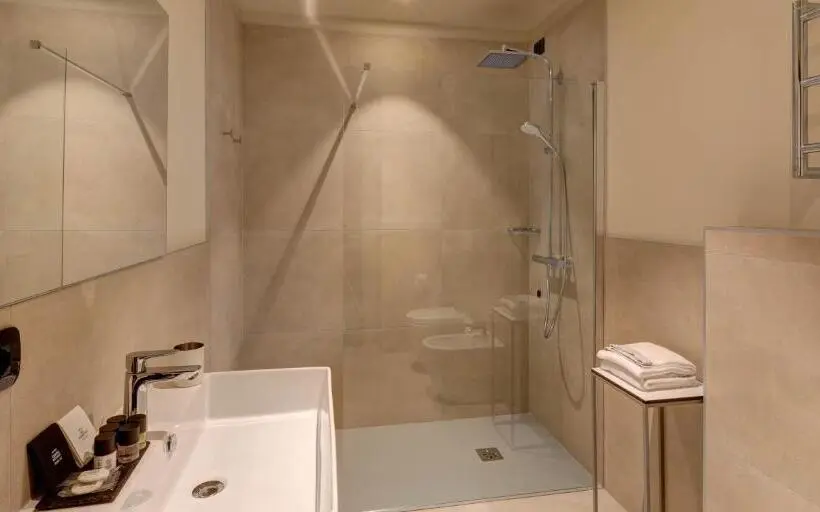 Junior Suite, The Cube