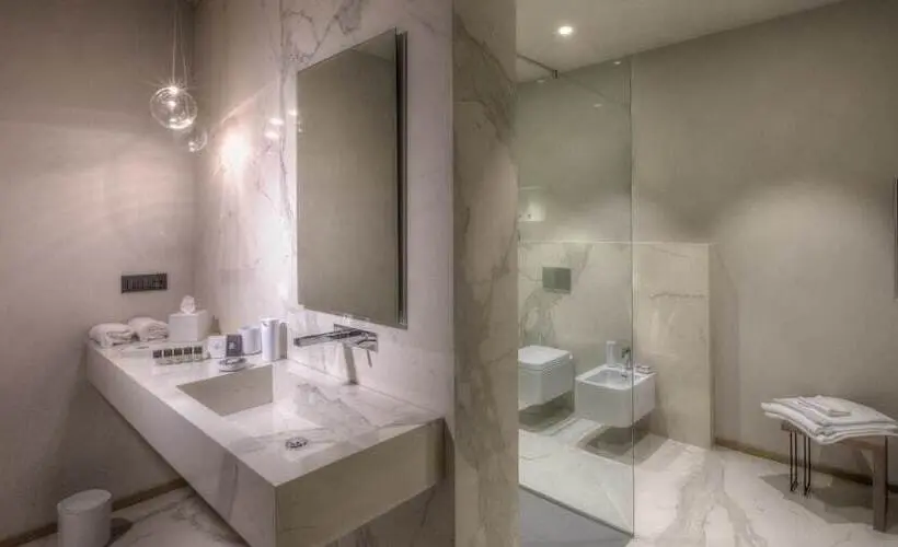 Suite, The Cube