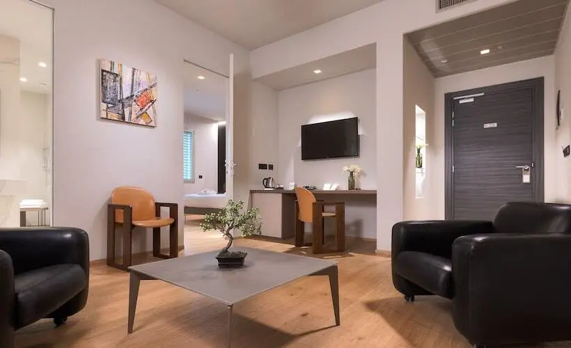 Suite, The Cube