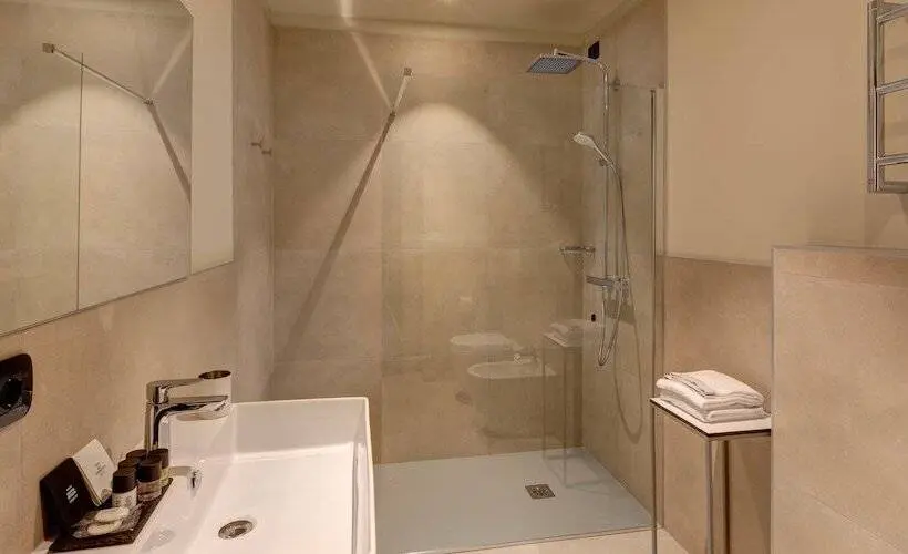Junior Suite, The Cube