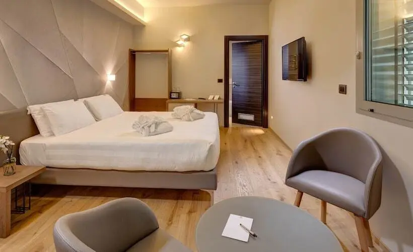 Junior Suite, The Cube