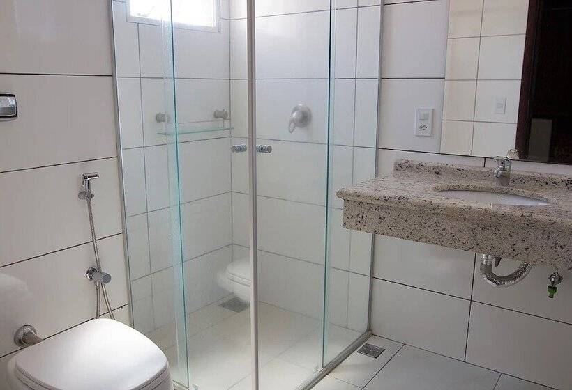 غرفة قياسية ثلاثية, Valencia