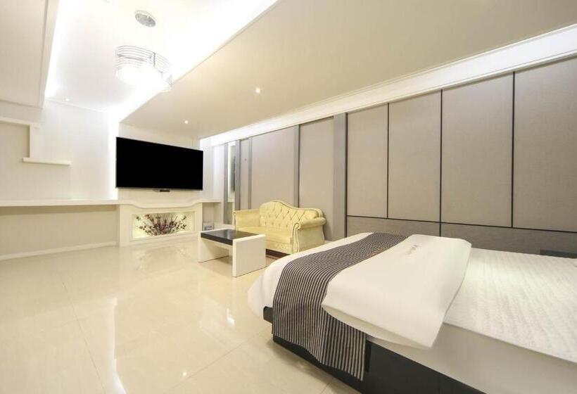 سوییت, Renaissance Hotel Pohang