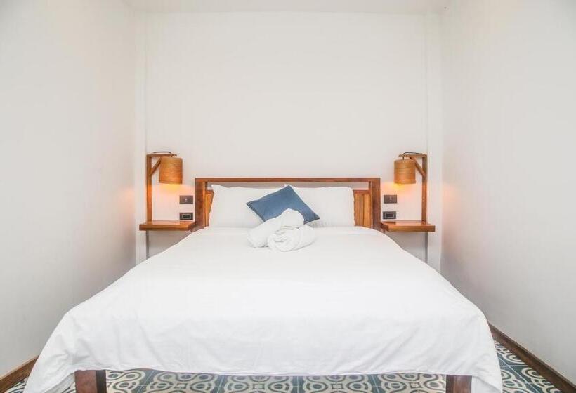 Номер Стандарт, Masaya Casas Viejas