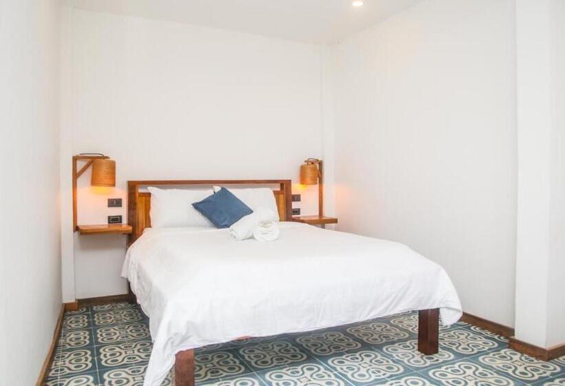 Номер Стандарт, Masaya Casas Viejas