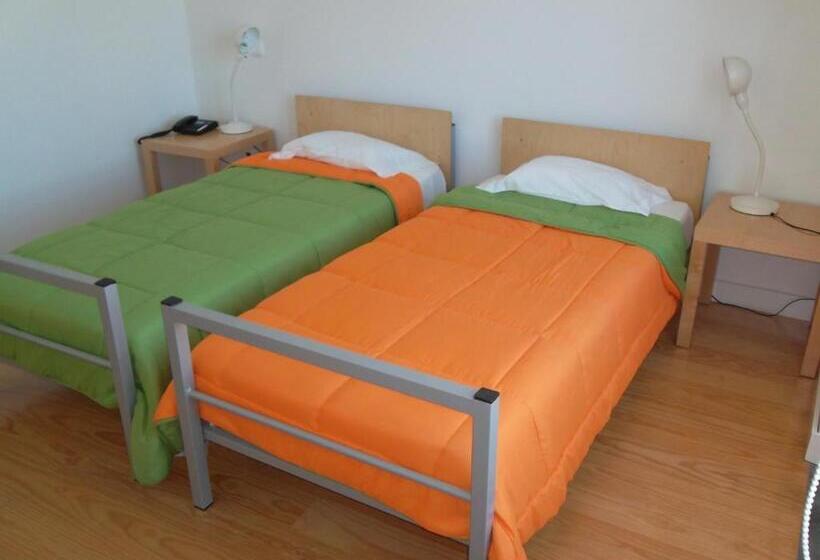 اتاق استاندارد سه نفره, Azores Youth Hostels Santa Maria