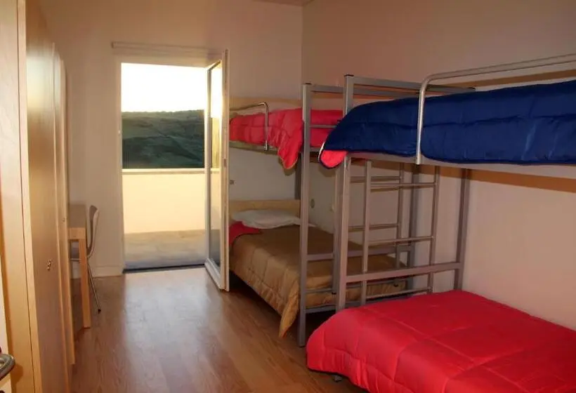 تختخواب در اتاق مشترک, Azores Youth Hostels Santa Maria