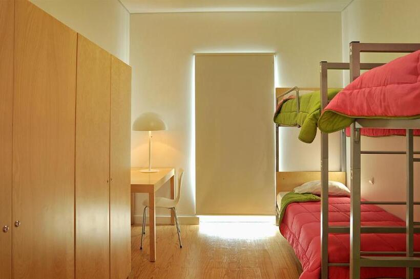 تختخواب در اتاق مشترک, Azores Youth Hostels Santa Maria