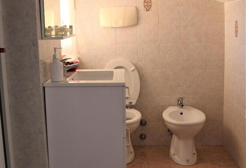 コンフォートトリプルルーム, Emotions