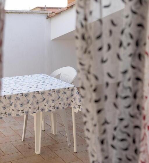 コンフォートトリプルルーム, Emotions