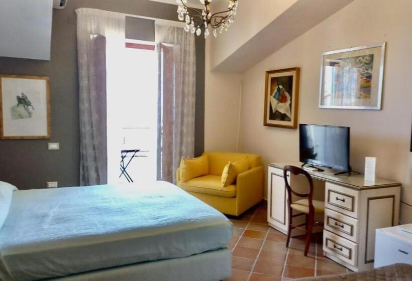 Четырехместный Номер Стандарт Вид на Море, L Elisea Maison De Charme
