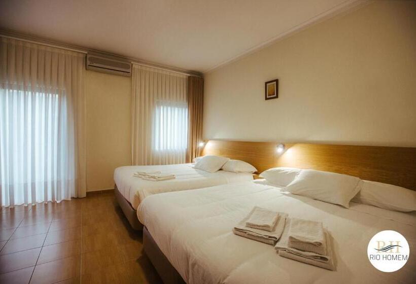 غرفة قياسية رباعية, Rio Homem