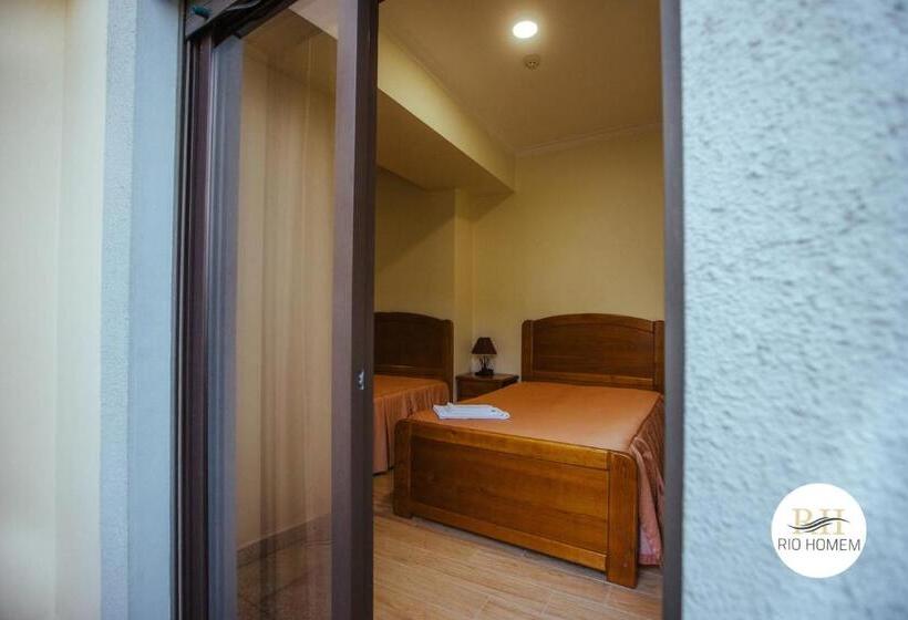 غرفة قياسية رباعية, Rio Homem