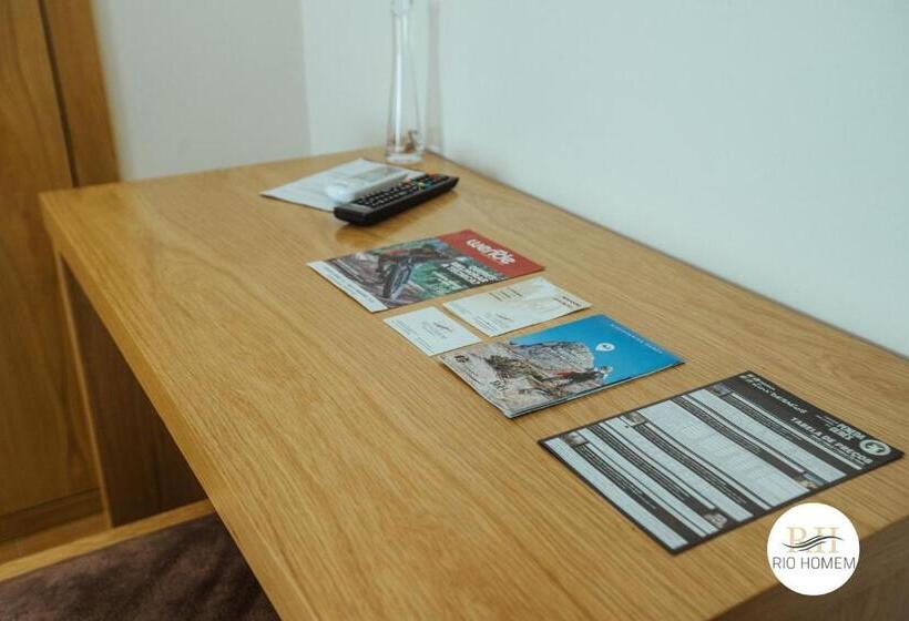 غرفة قياسية رباعية, Rio Homem