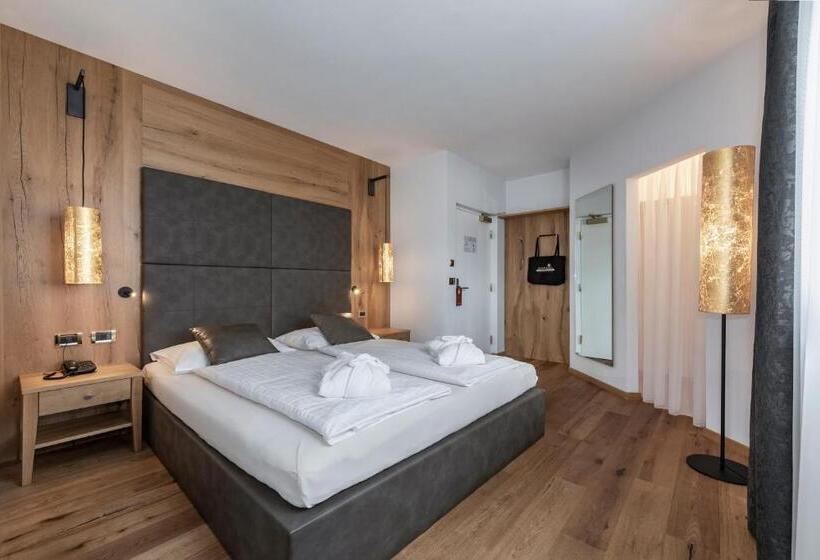 山の見えるジュニアスイート, Sunnwies