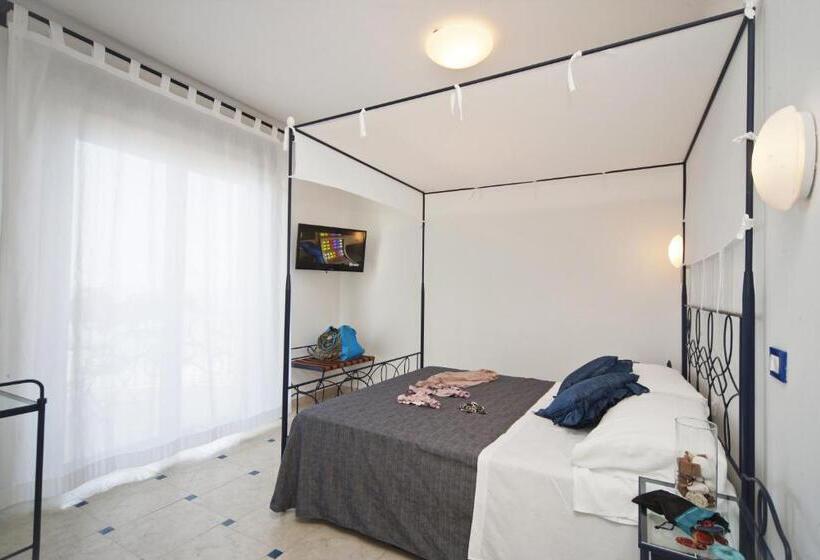 2 베드룸 패밀리 스위트, Sympathy