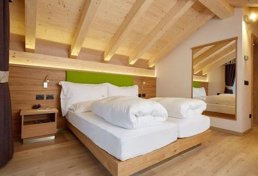 اتاق استاندارد سه نفره, Vidor Resort