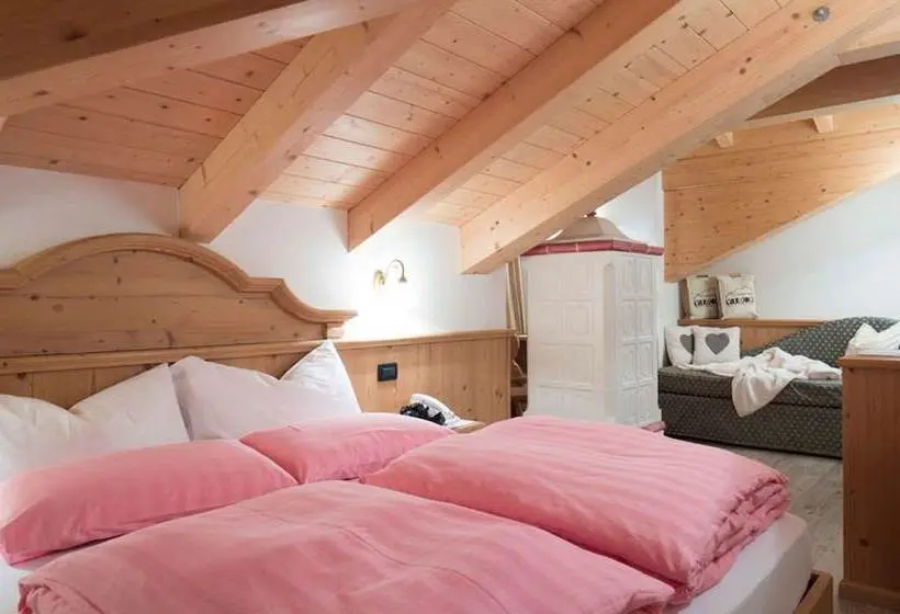 اتاق استاندارد سه نفره, Vidor Resort