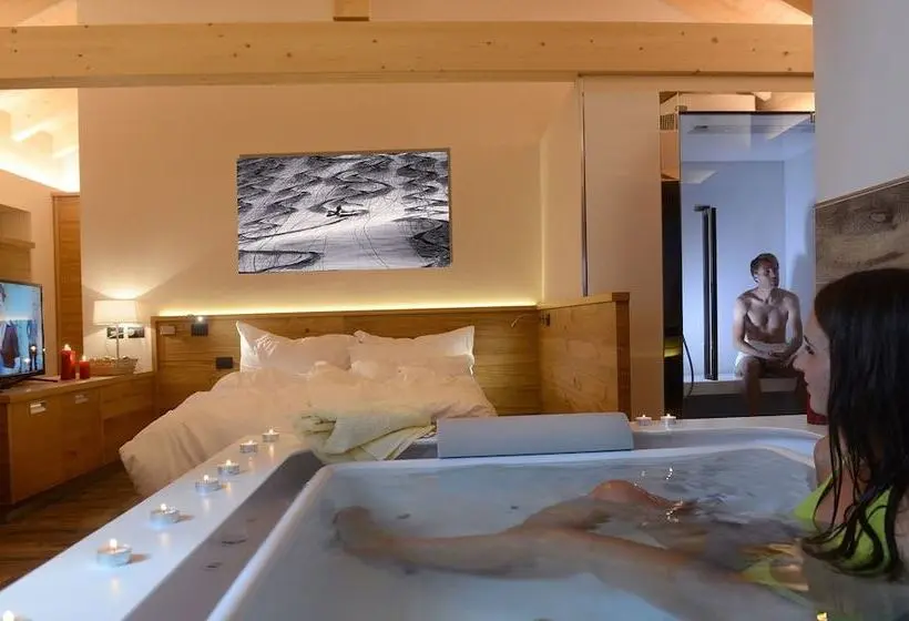 سوئیت با وان آب گرم, Vidor Resort