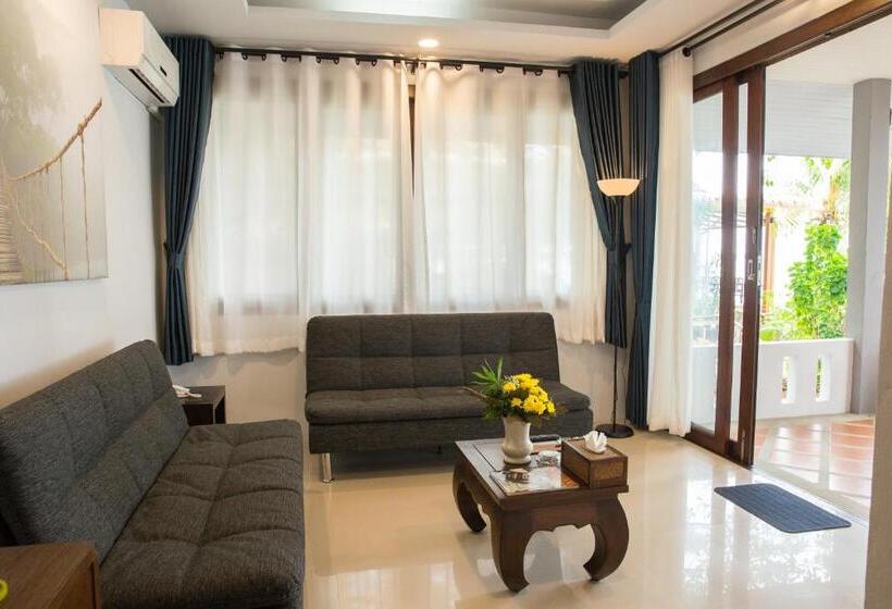 자쿠지 스위트, Adarin Beach Resort