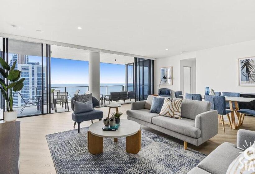 شقة 4 غرف, Circle On Cavill   Apartment Stay Private